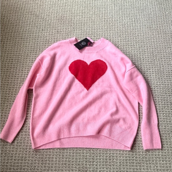 Vince Camuto Sweaters - Vince Camuto Heart Sweater